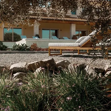 Epavli Papadopoulou - Luxurious Mansion