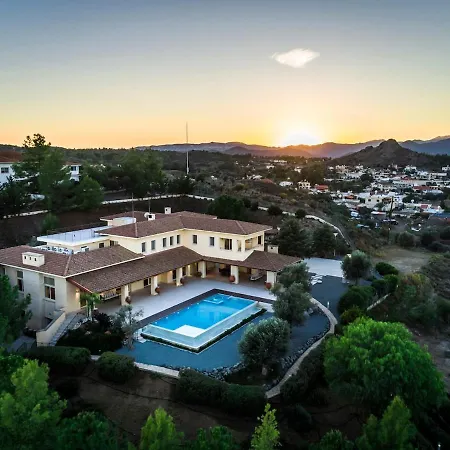 Epavli Papadopoulou - Luxurious Mansion *