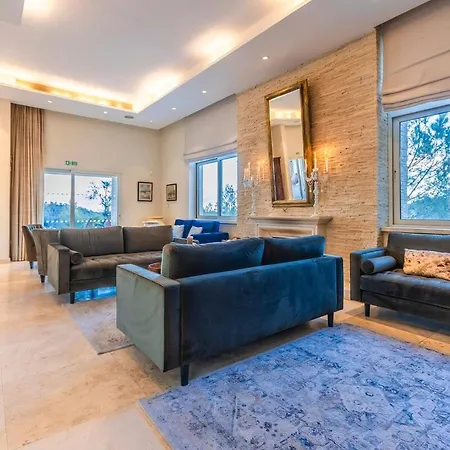 Epavli Papadopoulou - Luxurious Mansion Villa Kornos