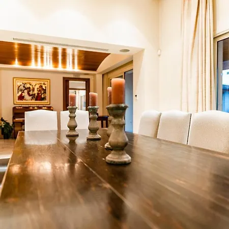 Villa Epavli Papadopoulou - Luxurious Mansion