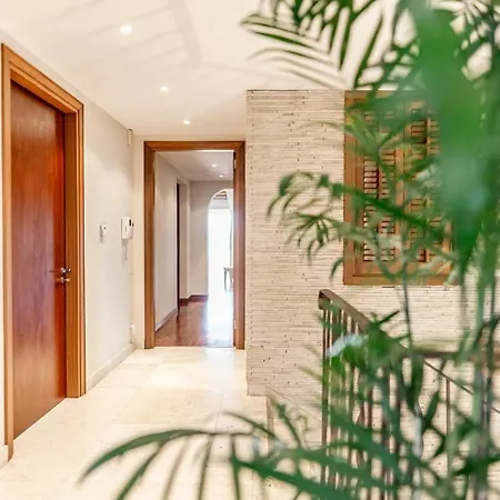 Villa Epavli Papadopoulou - Luxurious Mansion Kornos