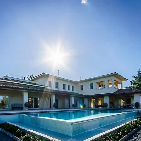 Epavli Papadopoulou - Luxurious Mansion Villa