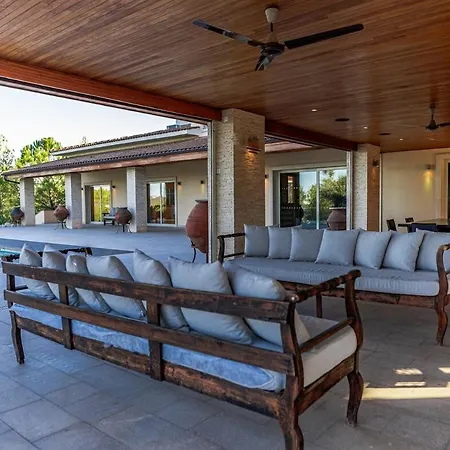 Epavli Papadopoulou - Luxurious Mansion Villa *